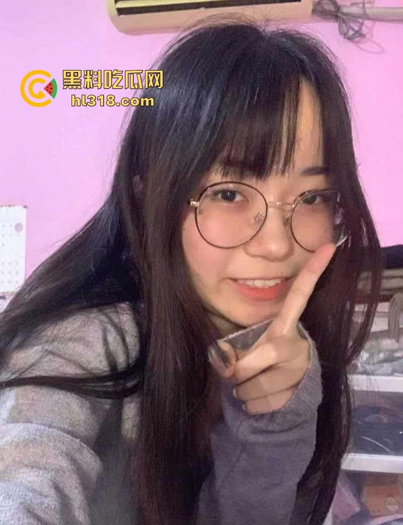 广州大学眼镜妹【杨慧婷】反差淫娃在线取精,感觉得吃伟哥才能满足,看着就想把她按在床上猛干!-1