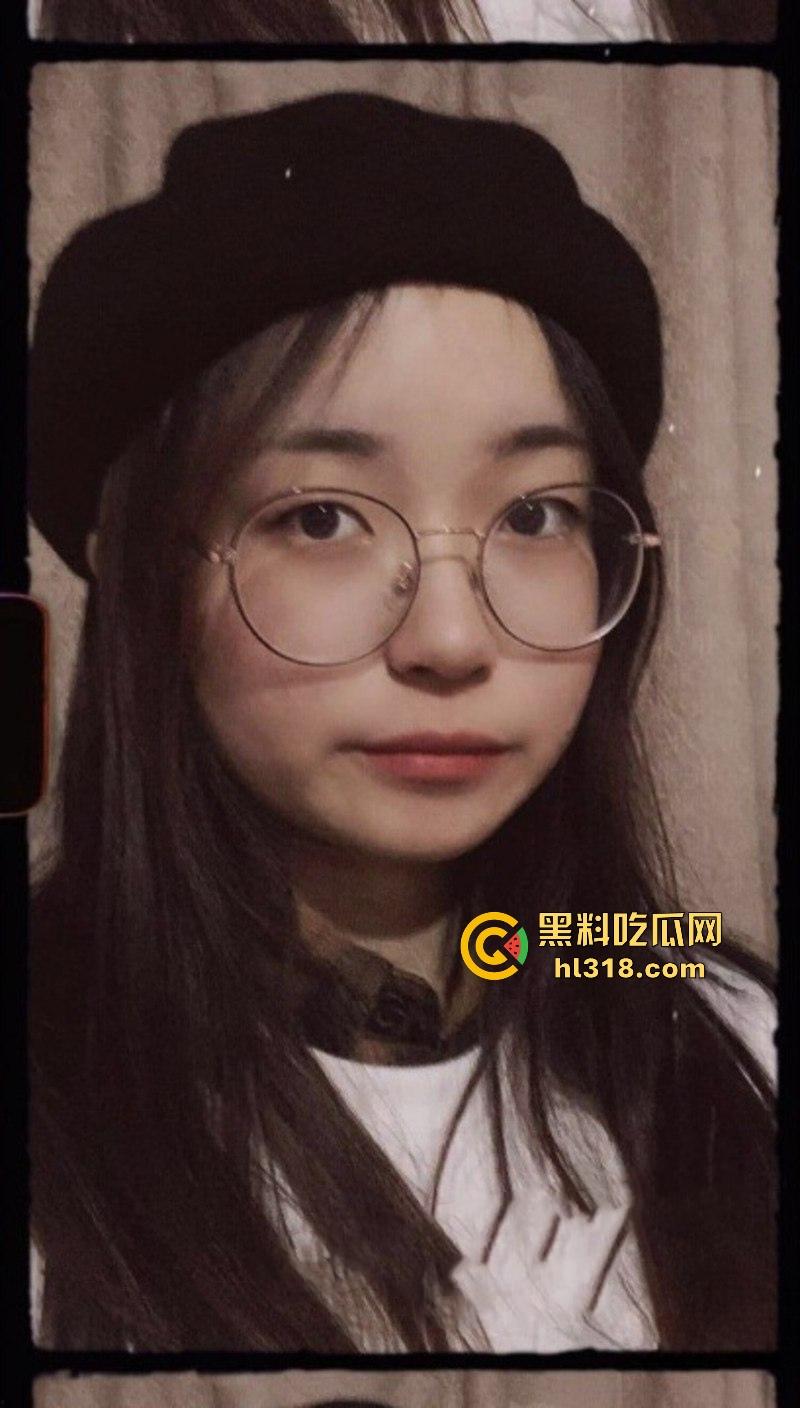 广州大学眼镜妹【杨慧婷】反差淫娃在线取精,感觉得吃伟哥才能满足,看着就想把她按在床上猛干!-6