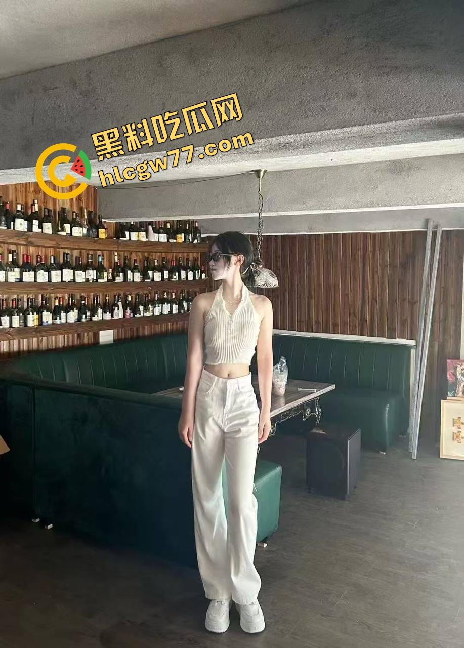 长沙『王妹儿』网聊发骚贼主动,自拍奶粉奶弹,一边发图一边求你操她,聊一会能让你秒射三次!-2