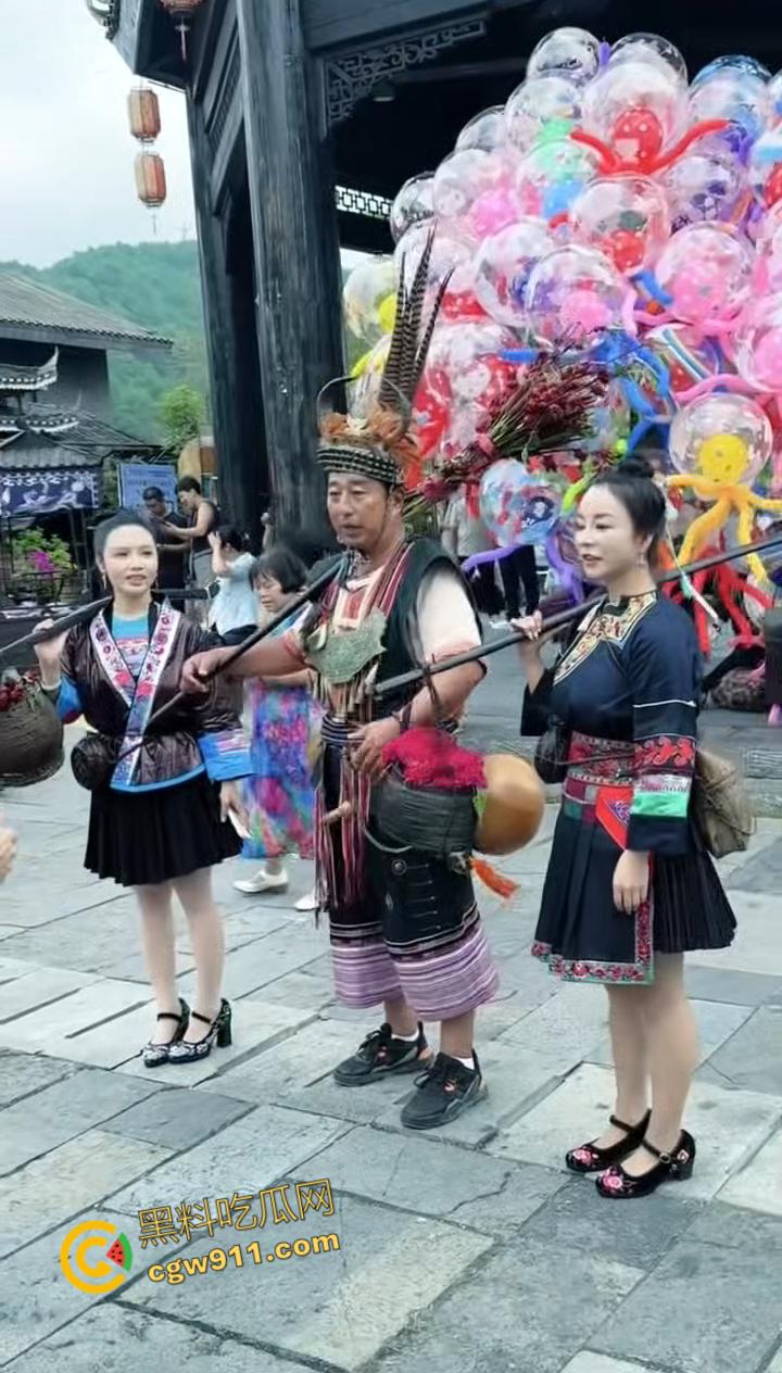 贵州丹寨县龙泉镇中国非遗保护年会 ，非遗周大型非遗万人盛装巡演，非遗瑰宝代代传，场面壮观精彩绝伦震撼人心！-8