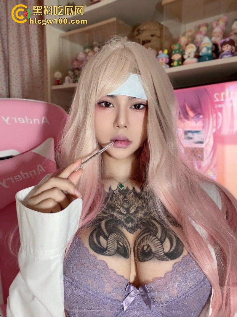 微密圈高颜值纹身一姐【白鹿】大波女双性恋喜欢被侮辱 踩脸踩奶子露点合集流出 真的很漂亮-34