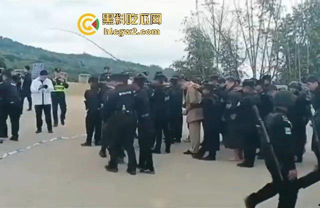 佤邦大动作当阳园区被一锅端  七百余人押解至永和口岸移交东大 场面堪比大片！-10