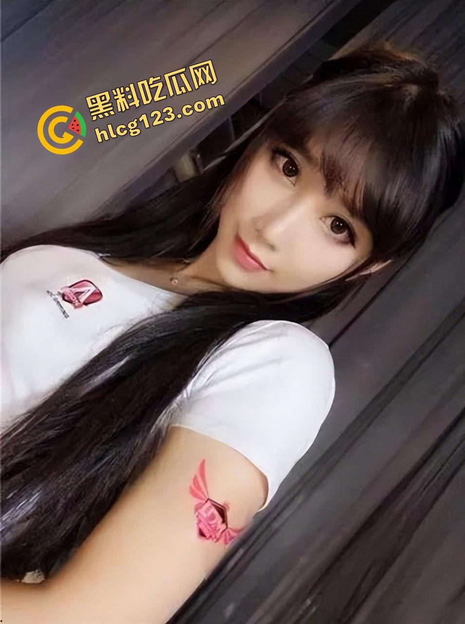 『小狐仙』私人视频流出!浴室玩假鸡巴,火辣湿身后再被大哥后入狂操!-12