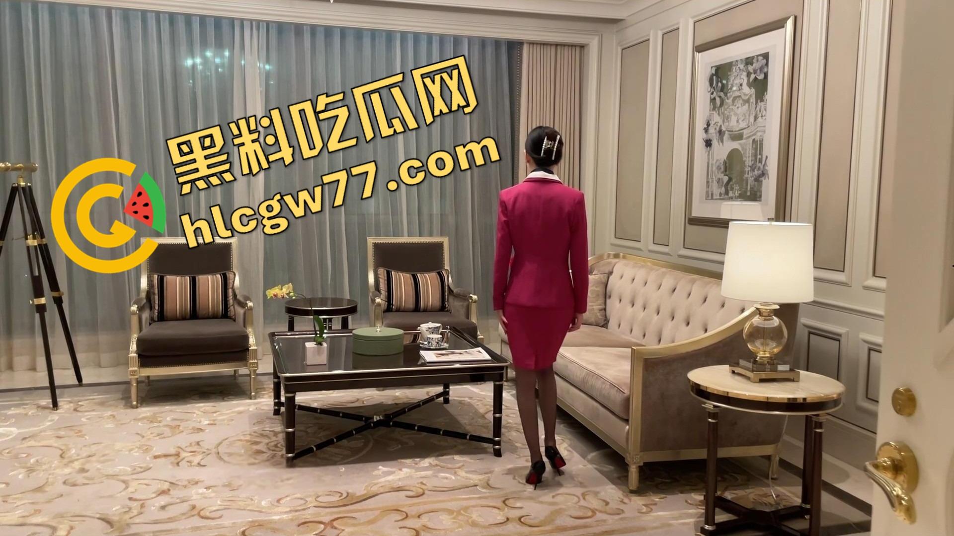 徐州丝袜美腿气质女神【章芮路】穿空姐制服勾人啪啪,露脸跪舔无套中出,小穴夹得贼紧射完还笑!-18