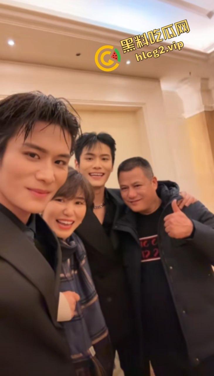 老瓜新吃！小杨哥爸爸深夜聊骚露鸡巴 视频误发业主群 网友直呼辣眼睛-7