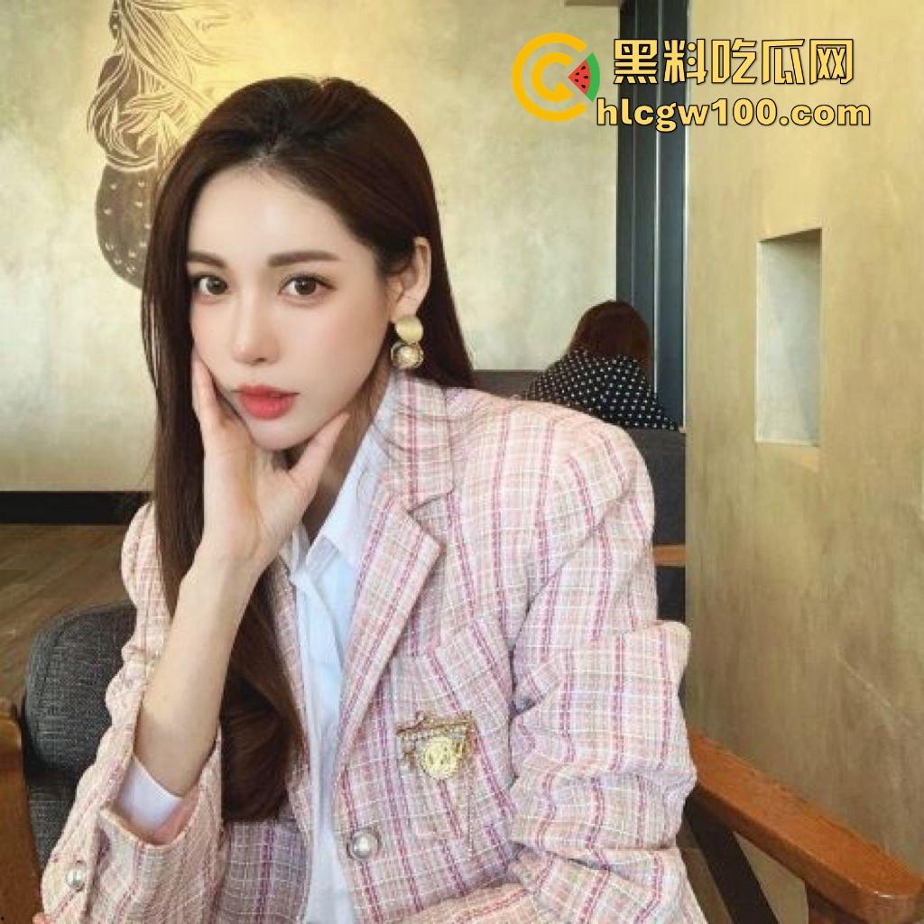 夜场钓骚货必修课，胡桃里带回骚妹如家开房，酒精加持操到水喷自己一身，哥们说这才叫男人的快乐！-1