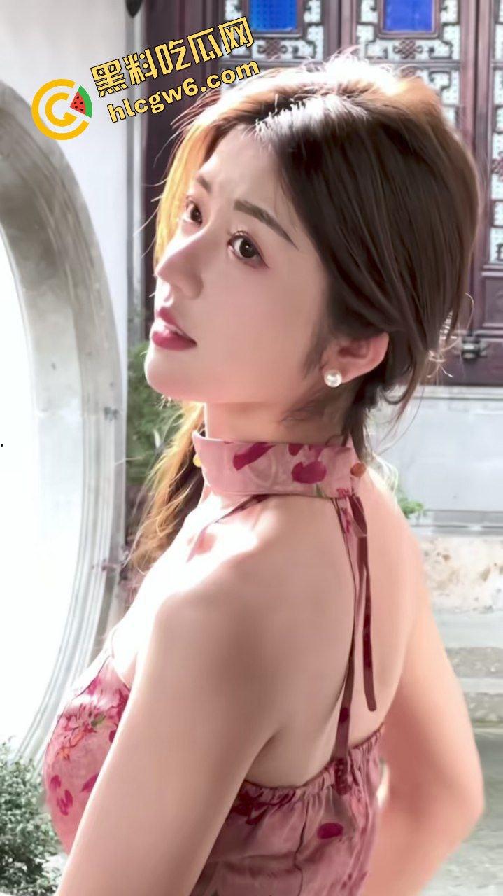 抖音极品超美御姐反差婊网红骚鸡『梨涡姐姐』开盒曝光淫姐 私下与金主激情舔鸡操逼！原创独家流出！-4