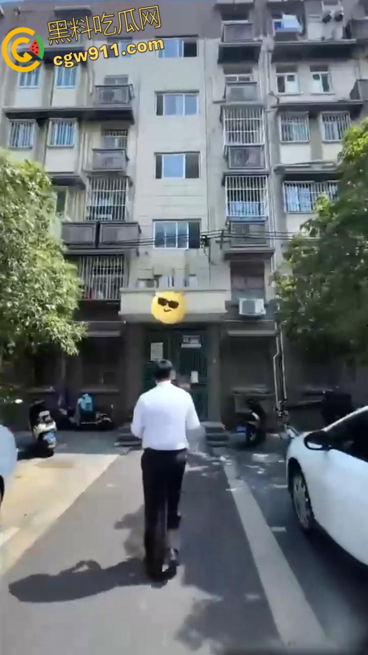 南京建邺区安民村某住宅,被房产中介发现地下室通道,建房期间正是1996年南京碎尸案,血腥味隐约飘密布水龙头!-6