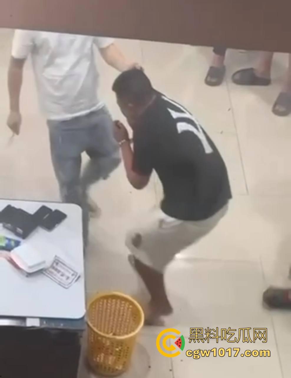 出来混迟早要还的！缅甸财通幸运园区一名狗推，因为没业绩被公司多名管理围殴从二楼丢下致死，电诈也不好做了！-10