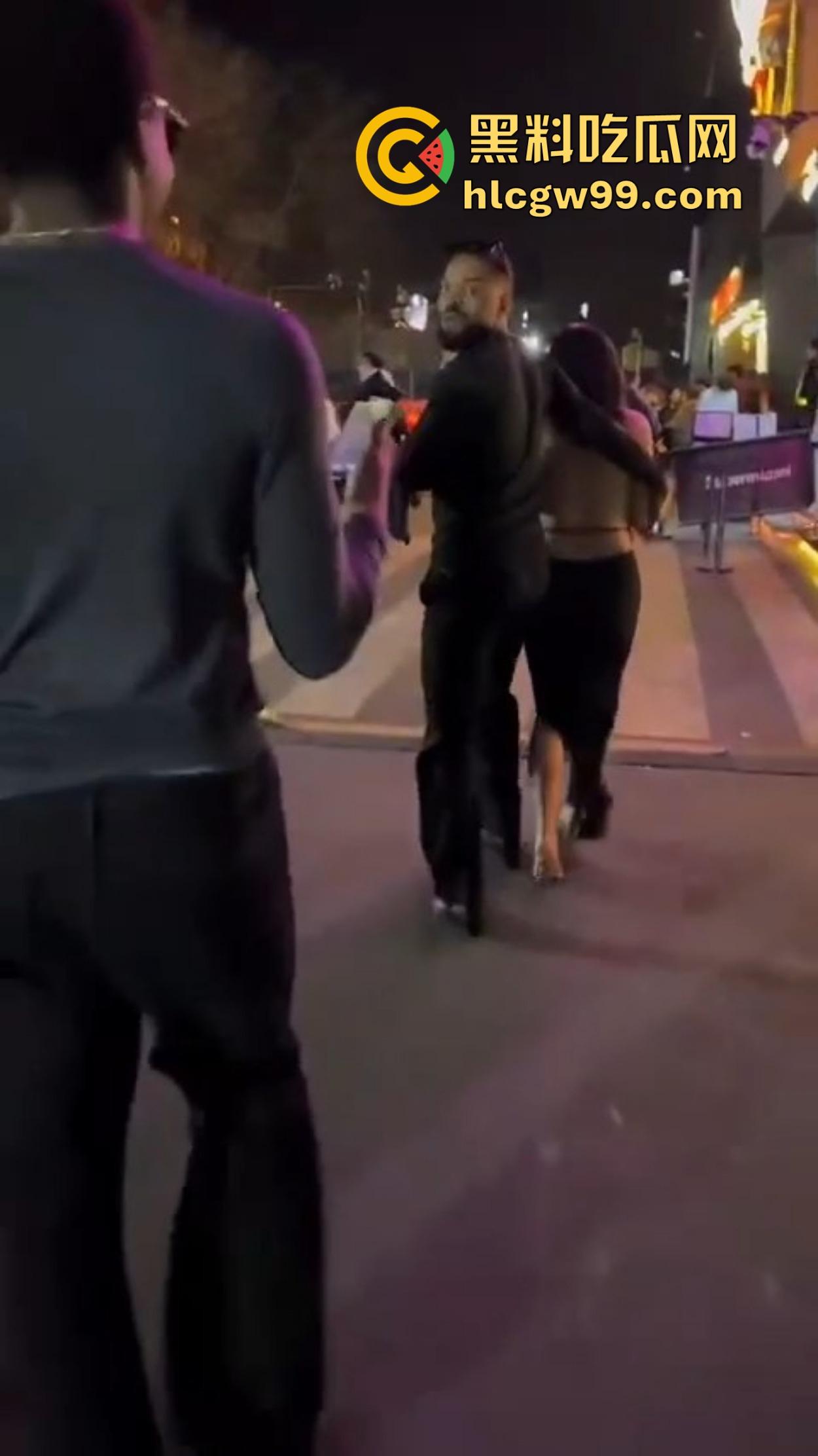 肤色不是问题，酒吧ezgirl女孩最爱吃巧克力鸡巴，巴西牛排逼免费送操，还能无套一发到底！-2