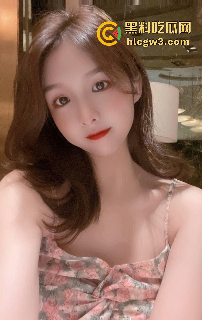 南京公司女员工【徐子晴】为了上位主动献身 吃老板的棒子求升职 口爆吞精 老板爽到答应!-2