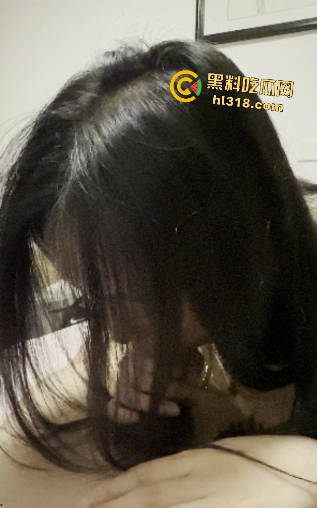 苏州保险女销售【薛千】为了开单涨业绩！全身樱桃“装备”，用樱桃小嘴口客户鸡巴，樱桃逼快被撑烂了！-4