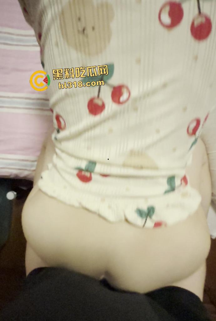 苏州保险女销售【薛千】为了开单涨业绩！全身樱桃“装备”，用樱桃小嘴口客户鸡巴，樱桃逼快被撑烂了！-8