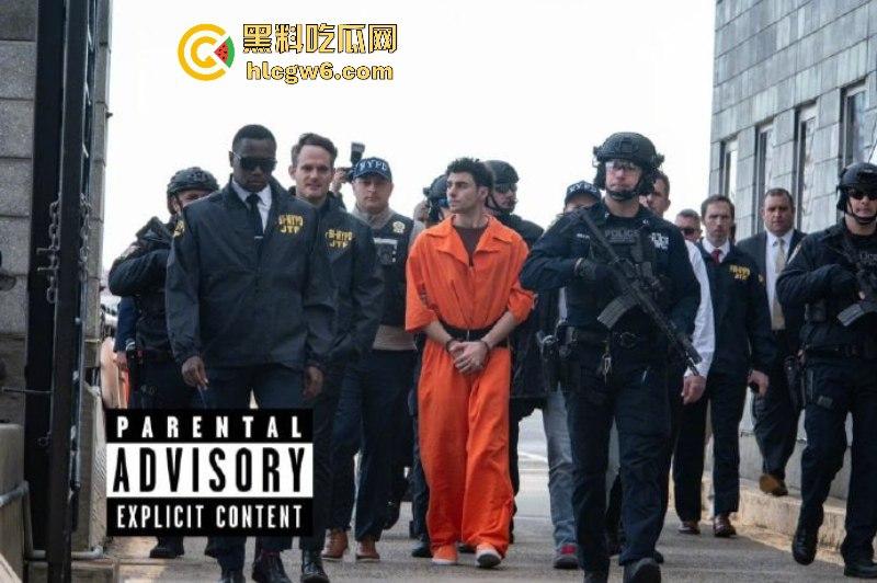 刺杀医保巨头勇敢哥【路易吉】被引渡纽约 机场路透成美图大赏 囚服都穿出了高定感-28