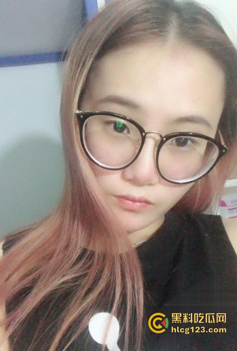 湖北襄阳96年漂亮少妇【潘颖聪】裸贷到期未还款 曝光劲爆自慰视频 水多到屏幕都快被喷湿！-1