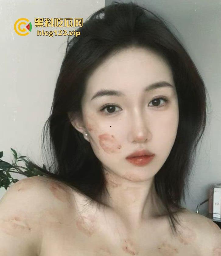 快手女神主播【卿卿下海】！情趣内衣黄播流出，粉嫩小穴与乳头大尺度曝光！-8