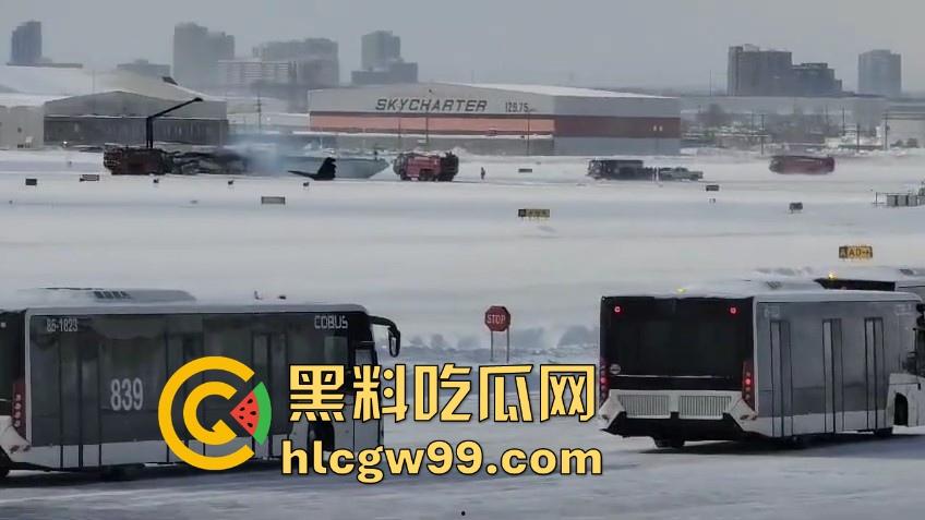 美国飞机又又又出事了!明尼苏达州飞往多伦多皮尔逊的飞机机腹朝天降落,堪比电影特效,幸好没人死亡。-7