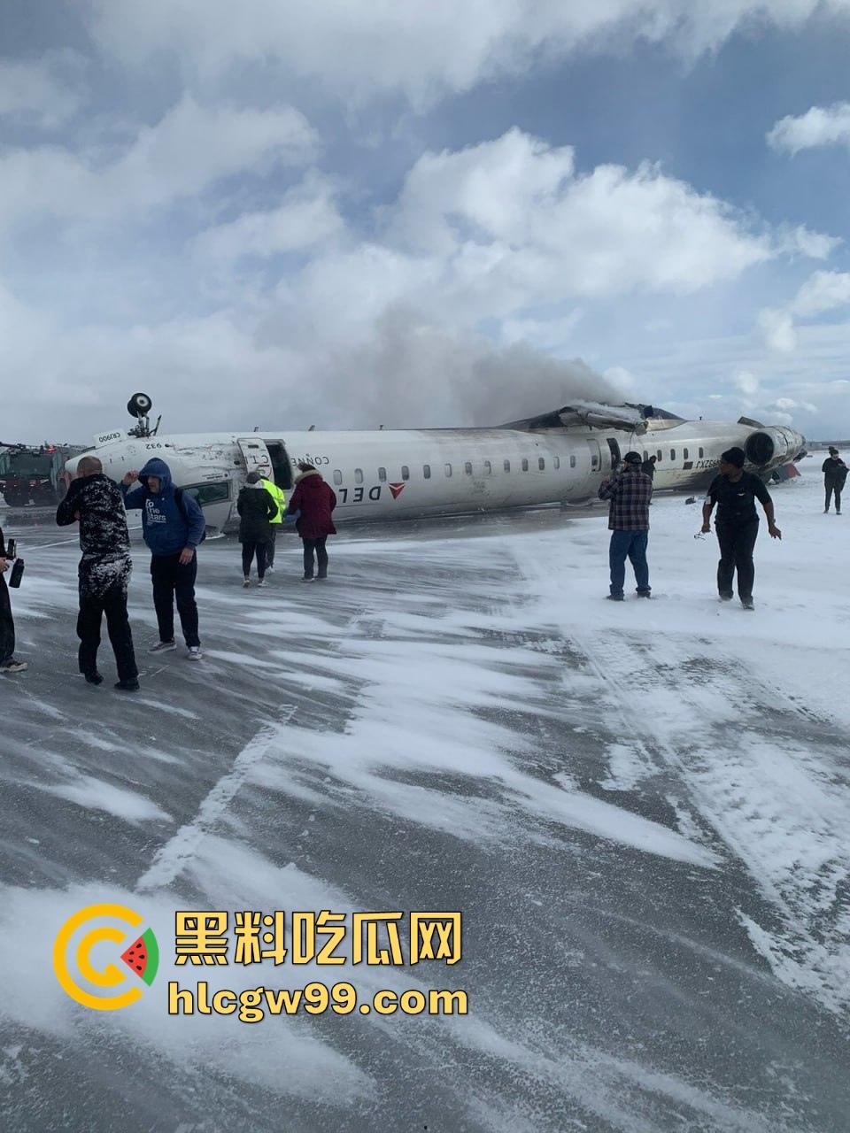 美国飞机又又又出事了!明尼苏达州飞往多伦多皮尔逊的飞机机腹朝天降落,堪比电影特效,幸好没人死亡。-15