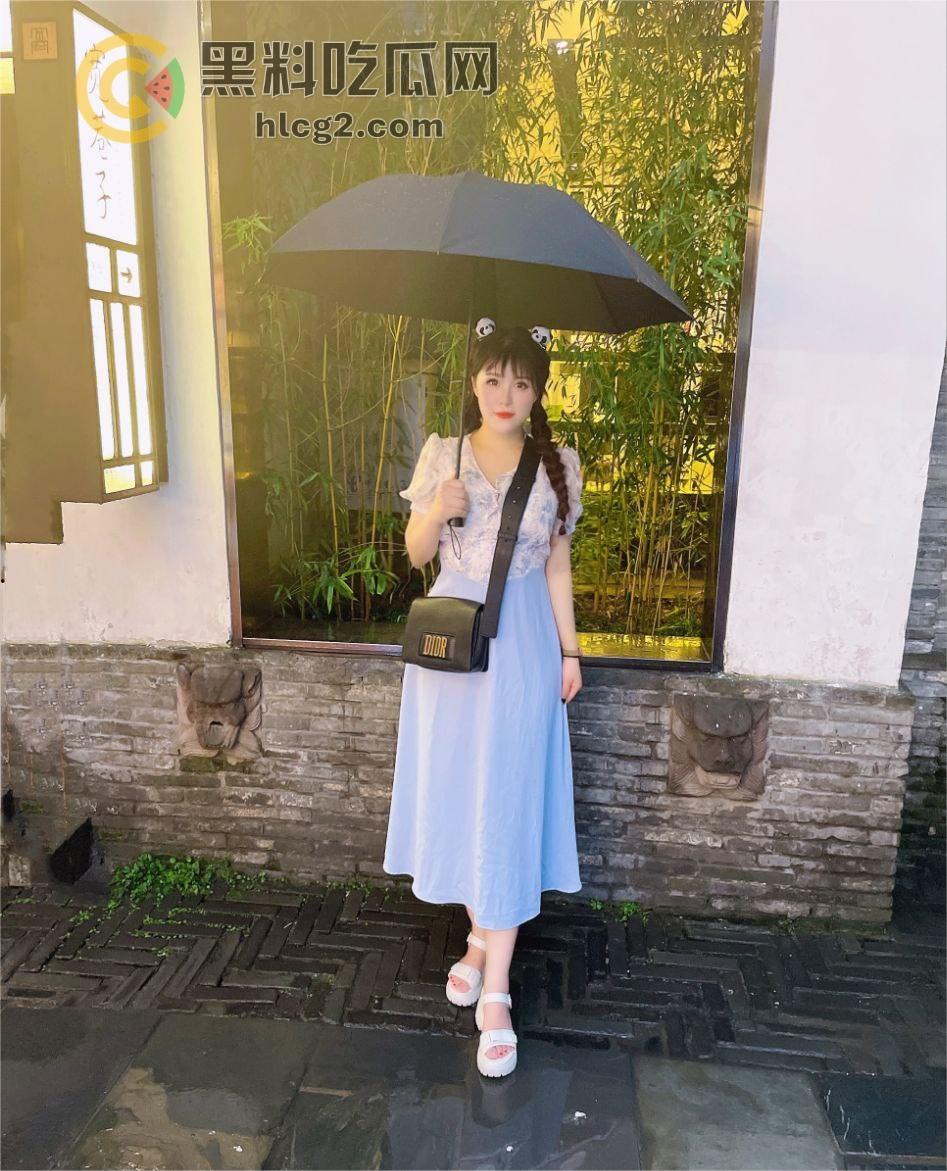 青岛巨乳少妇「李晓玲」老公远在海上，她的性感裸照让人喷鼻血！这对天生乳交圣体的诱惑太不可抗拒了-2