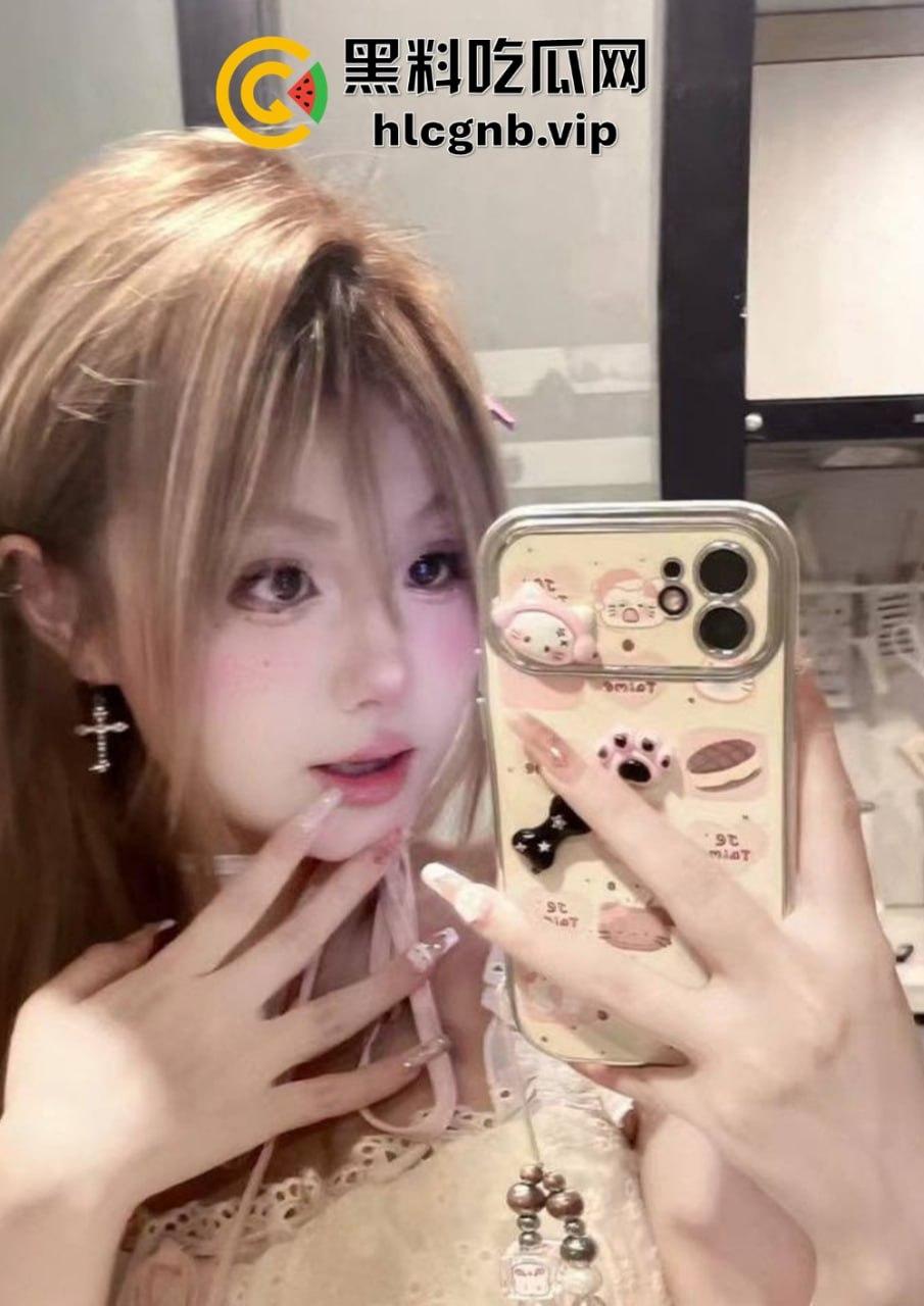 网盘自拍视频泄密！纹身反差御姐娇小却性感，爆乳晃动与男友啪啪！-1