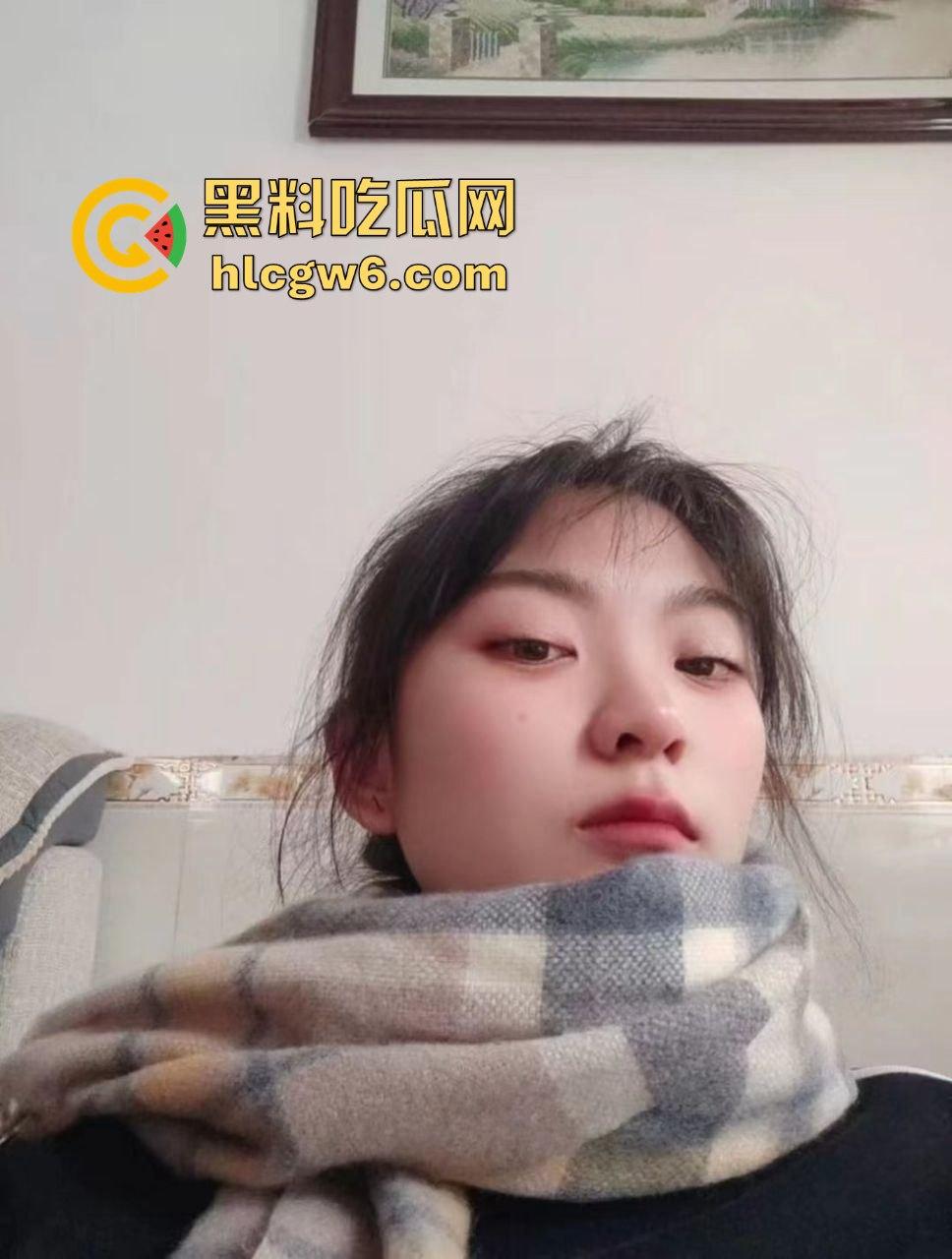 贵州财经商务英语大一【常雪】私密视频意外流出 渣男操到逼肿还曝光视频，这种狗男人活该被骂！-6