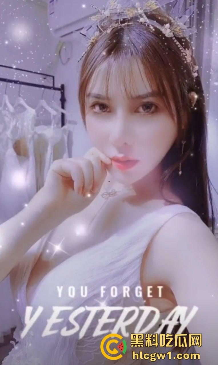 抖音高颜网红【我就是太阳】大小号双开勾引金主并售卖福利私拍 白嫩身姿真够人养眼！-5