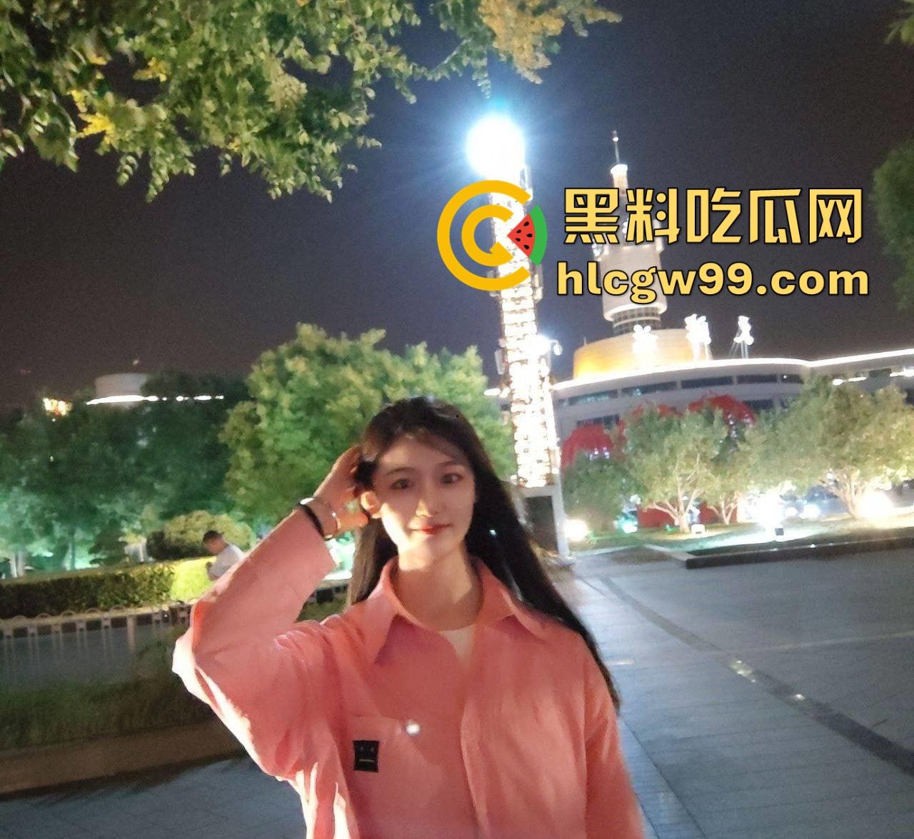 足浴店前台【吴婷婷】反差母狗彻底沦陷，高颜值舔狗一堆，最后还是被富二代调教，绑在情趣道具上爆操到失神！-6