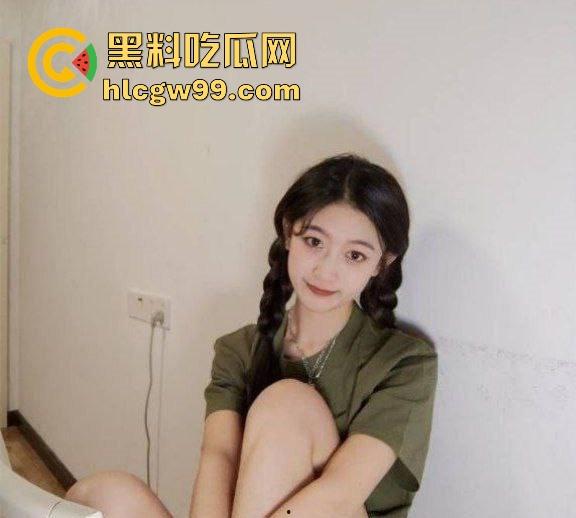 足浴店前台【吴婷婷】反差母狗彻底沦陷，高颜值舔狗一堆，最后还是被富二代调教，绑在情趣道具上爆操到失神！-13