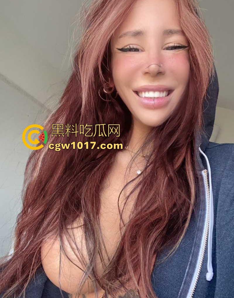 外网巨乳福利姬【AlexisMucci】最新作品流出,G杯大奶魔鬼身材,扭腰摆臀粗黑假屌自慰,真想冲屏狂操!-5