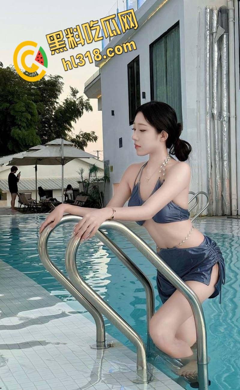 长沙顶级母狗【周思怡】，下海兼职外围被金主调教，舔脚捆绑跪着吃鸡，这才是标准小母狗！-1