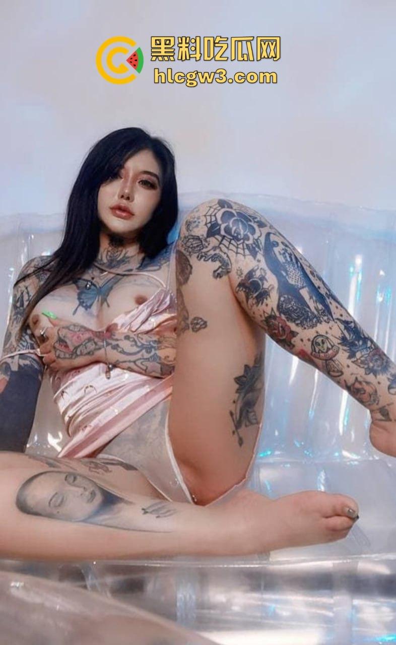 重庆骚气博主『赵可馨』蝴蝶飞上胸逼上鹿在跑,全身铭文纹身,舌顶唇钉加持口技,绳艺捆绑骚到腿软!-2