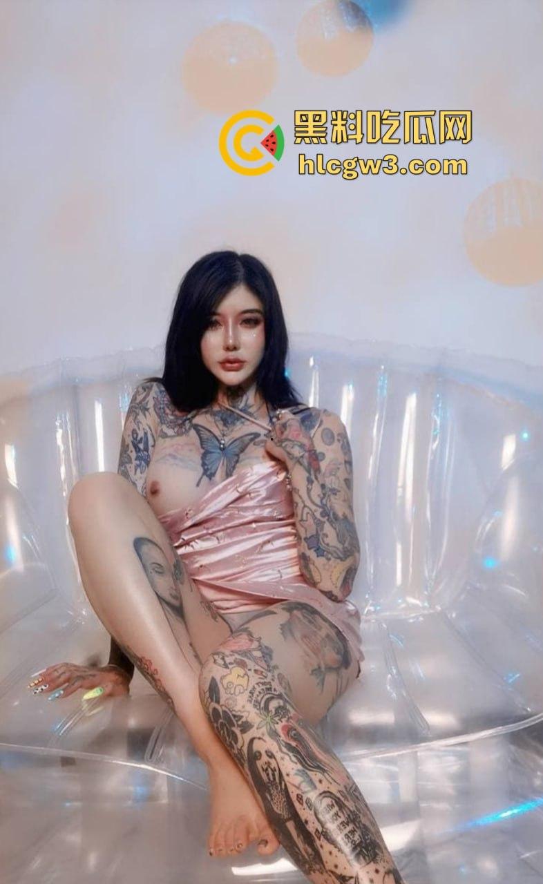 重庆骚气博主『赵可馨』蝴蝶飞上胸逼上鹿在跑,全身铭文纹身,舌顶唇钉加持口技,绳艺捆绑骚到腿软!-9