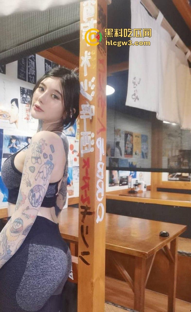 重庆骚气博主『赵可馨』蝴蝶飞上胸逼上鹿在跑,全身铭文纹身,舌顶唇钉加持口技,绳艺捆绑骚到腿软!-30