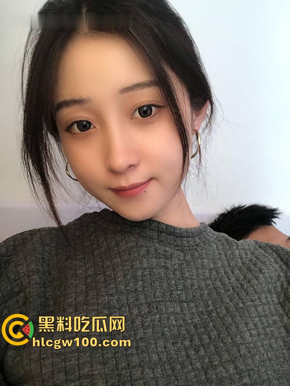 传媒大学清纯校花级女神【吴丽雅】风格多变可欲可甜,人美逼遭罪再美也没用,被渣男插腻了照样曝光!-1