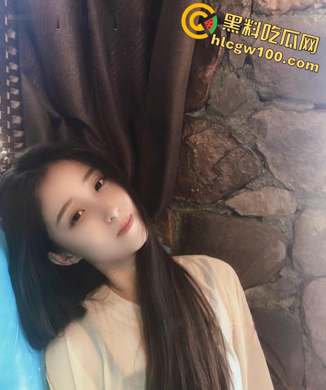 传媒大学清纯校花级女神【吴丽雅】风格多变可欲可甜,人美逼遭罪再美也没用,被渣男插腻了照样曝光!-2