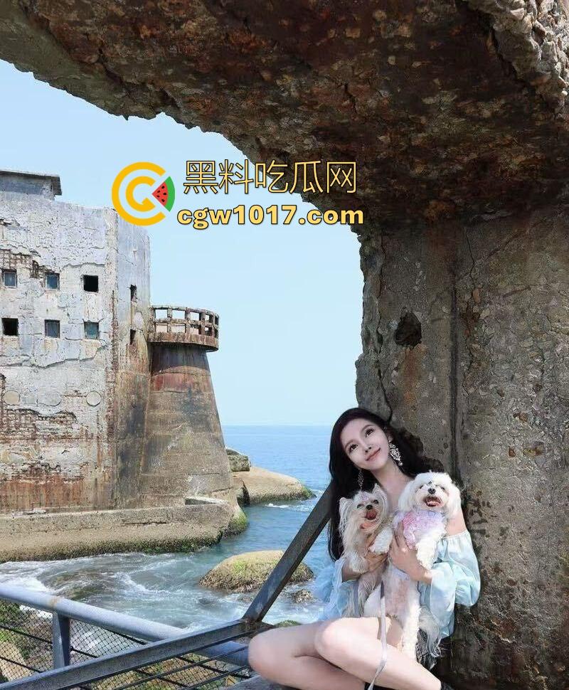 高颜值名媛朋友圈自曝酒后与已婚朋友3P狂欢，双洞齐开彻底操废，第二天竟相约继续群P，你们可玩得真开放！-18