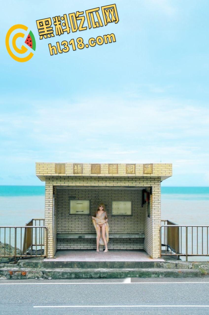 极品嫩妹【慕慕Momo】，户外漏乳COS性感写真，室内拍摄白嫩衬衫裹嫩穴，遭摄影师强推猛干射满 !-4