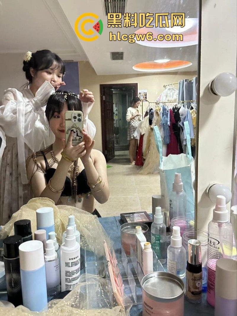 重庆工程学院骚货【陈润梅】与男友同居自摄洗澡做爱视频 本想记录美好恋爱生活 没想到分手被曝光!-2