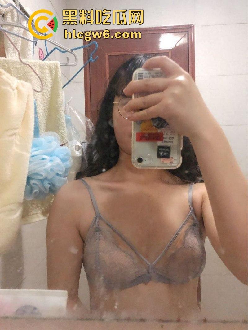 重庆工程学院骚货【陈润梅】与男友同居自摄洗澡做爱视频 本想记录美好恋爱生活 没想到分手被曝光!-7