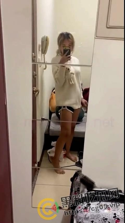 广西南宁朝阳区精神小妹被网调 私密自拍被流出  精神小妹带纹身 先天网调圣体-1