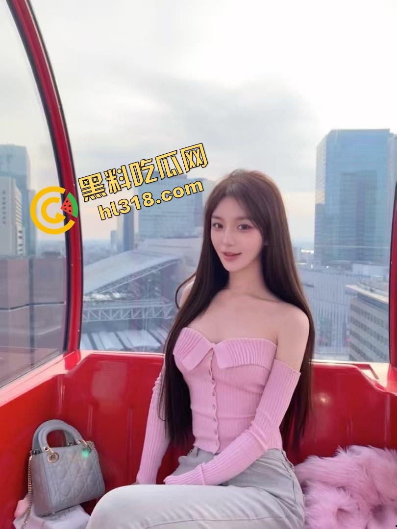 这年头绿帽老公才是最大赢家,看自家老婆被人抱起来爆干,老公乐得像中奖一样笑到合不拢嘴!-5