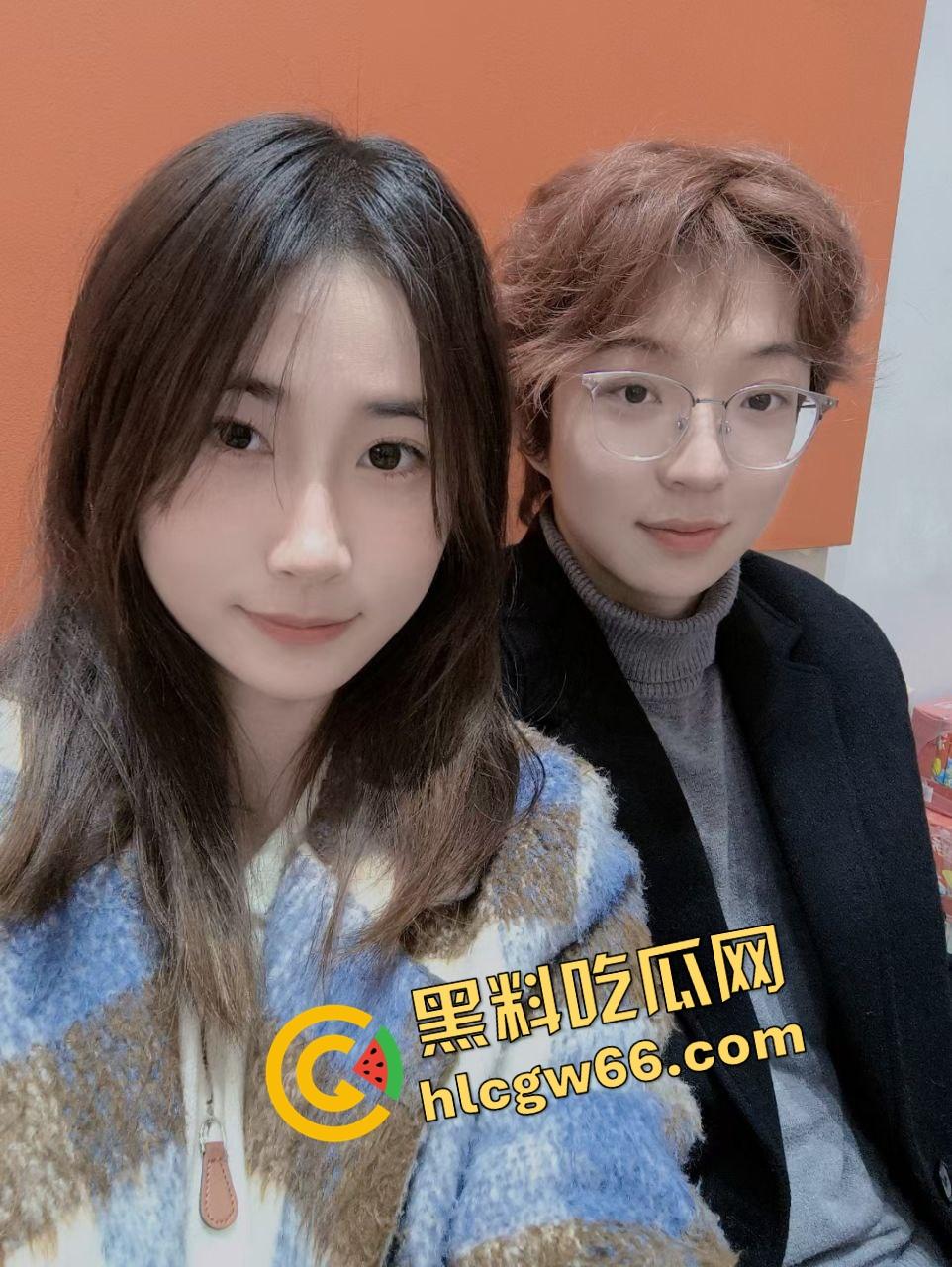 南通小姐姐爆闺蜜成都经济学院『李梦』勾引自己男友，嘴上说姐妹情深，私下跪地含男友鸡巴爽到叫出声！-6