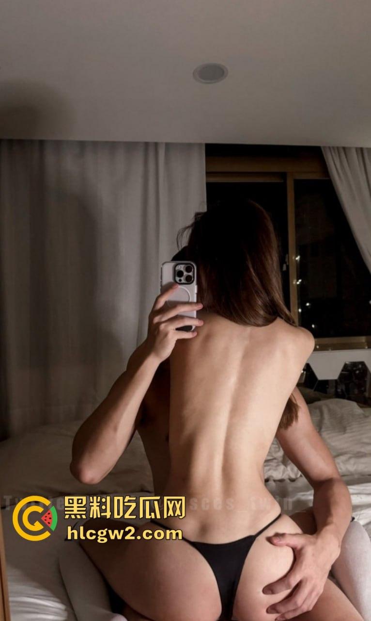 台湾骚鸡【TWIN】优雅酥胸反差婊搞到高潮脚趾折起来 还带闺蜜玩3P玩到飞起！-15