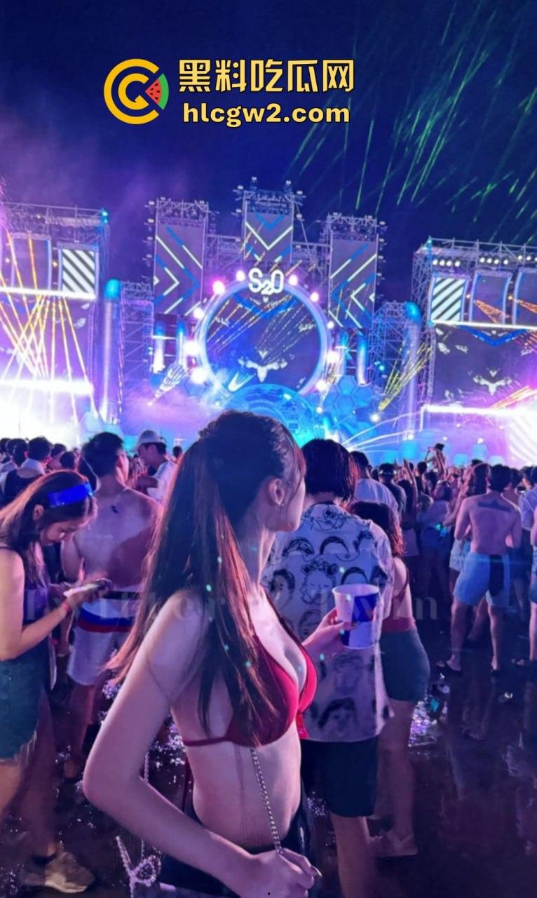 台湾骚鸡【TWIN】优雅酥胸反差婊搞到高潮脚趾折起来 还带闺蜜玩3P玩到飞起！-24