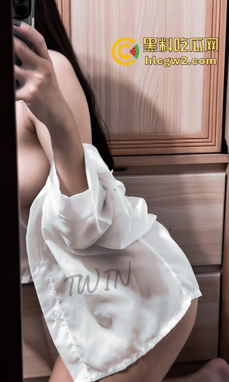 台湾骚鸡【TWIN】优雅酥胸反差婊搞到高潮脚趾折起来 还带闺蜜玩3P玩到飞起！-29