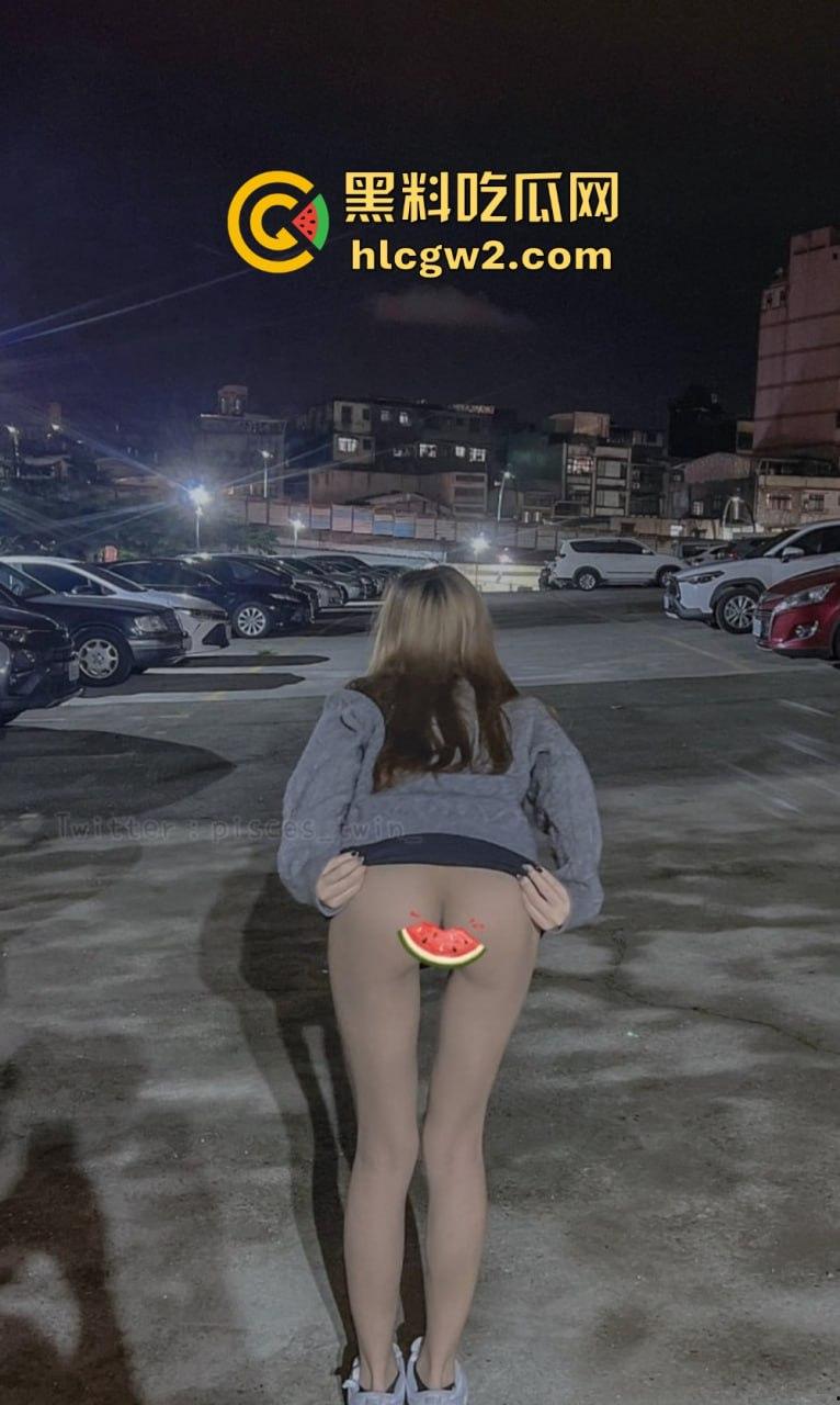 台湾骚鸡【TWIN】优雅酥胸反差婊搞到高潮脚趾折起来 还带闺蜜玩3P玩到飞起！-30