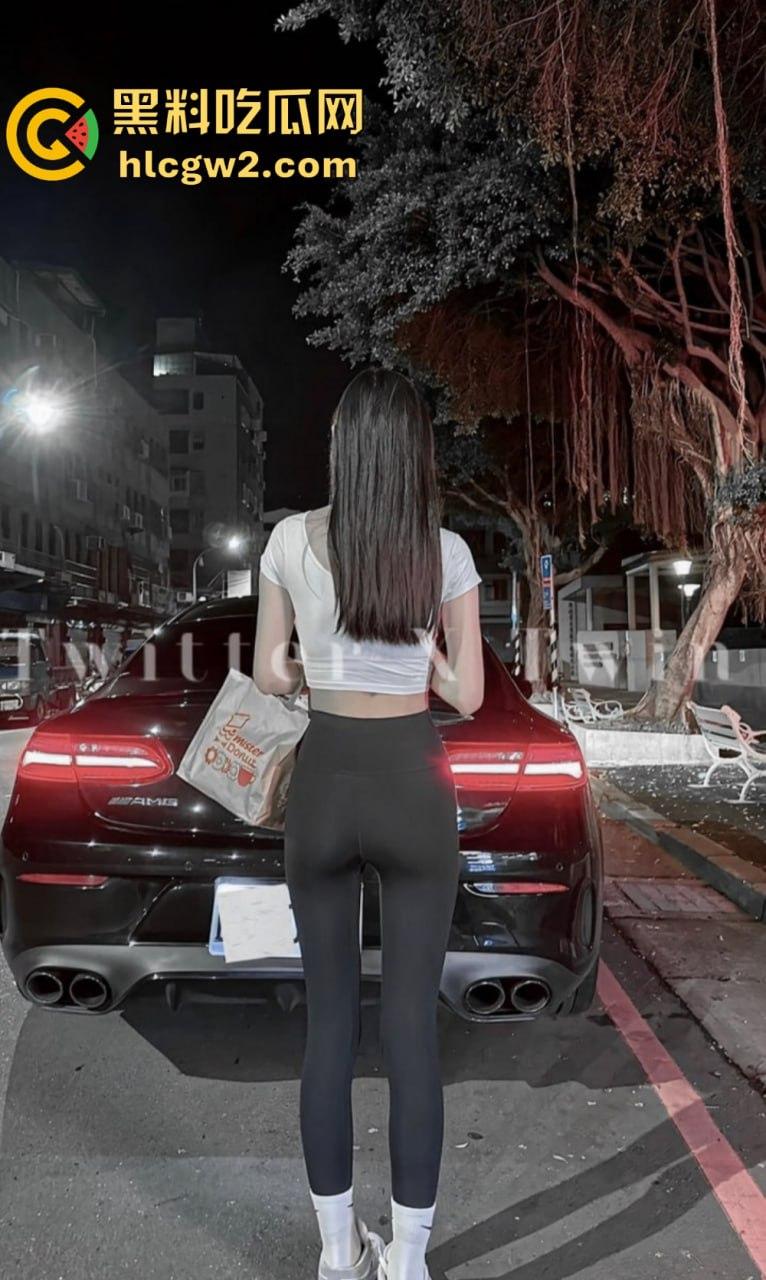 台湾骚鸡【TWIN】优雅酥胸反差婊搞到高潮脚趾折起来 还带闺蜜玩3P玩到飞起！-32