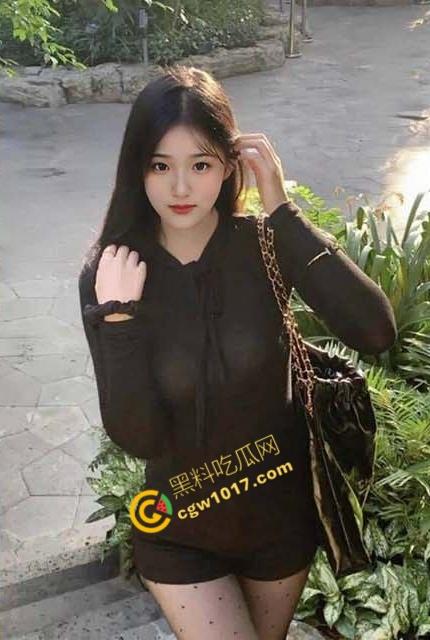 海角大神爆操水嫩乖女儿:当着女儿闺蜜内射了她,父女惊心动魄的凌晨契合,亲情乱伦,欲望再燃-3