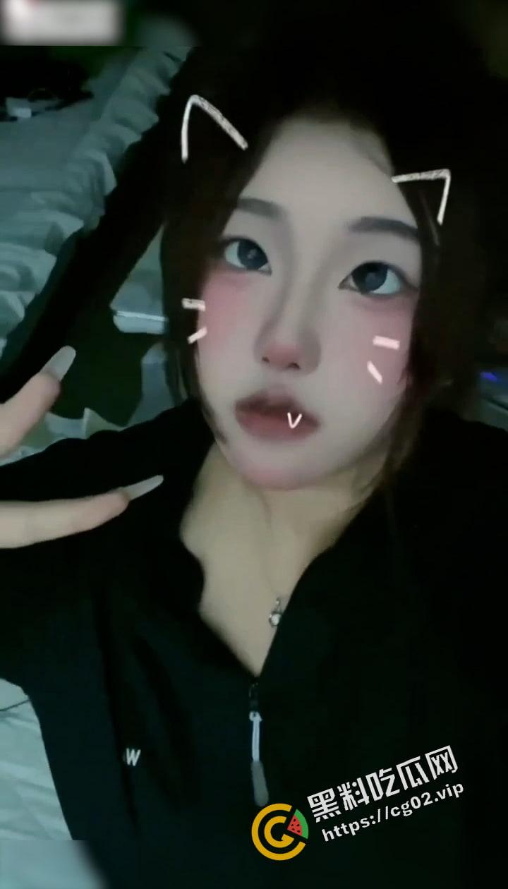 抖音 兔桃 巨乳妹子 红包福利视频流出 这小肉手证明了事情并不简单-4