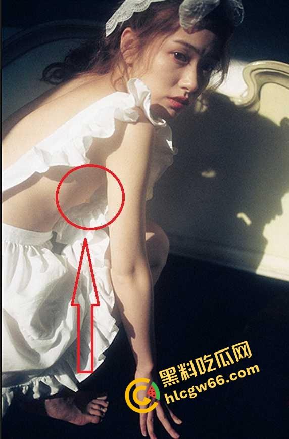 260W女网红【百万个垃圾桶】早期福利照流出大尺度裸照被疯狂翻出,互联网真他妈记得!-9
